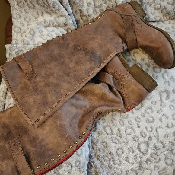 Steve Madden Lynet Knee High Leather Boot brown with red zipper and studs - Picture 6 of 10